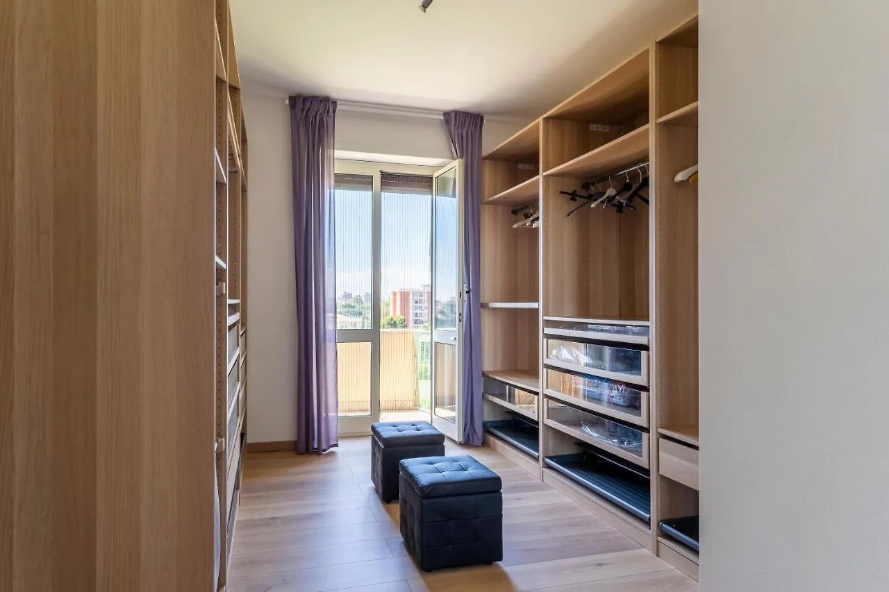 Livorno - Sea View Apartment! 0*,  Italia